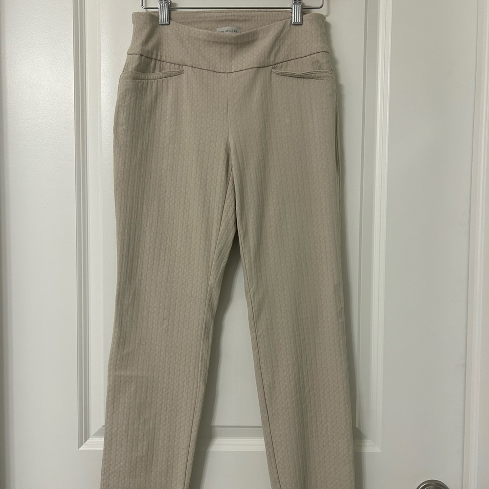 Can Heusen Dress Pants. Size 4 Short.